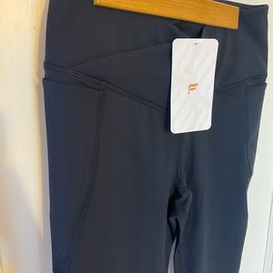 Fabletics High-waisted crossover pocket leggings